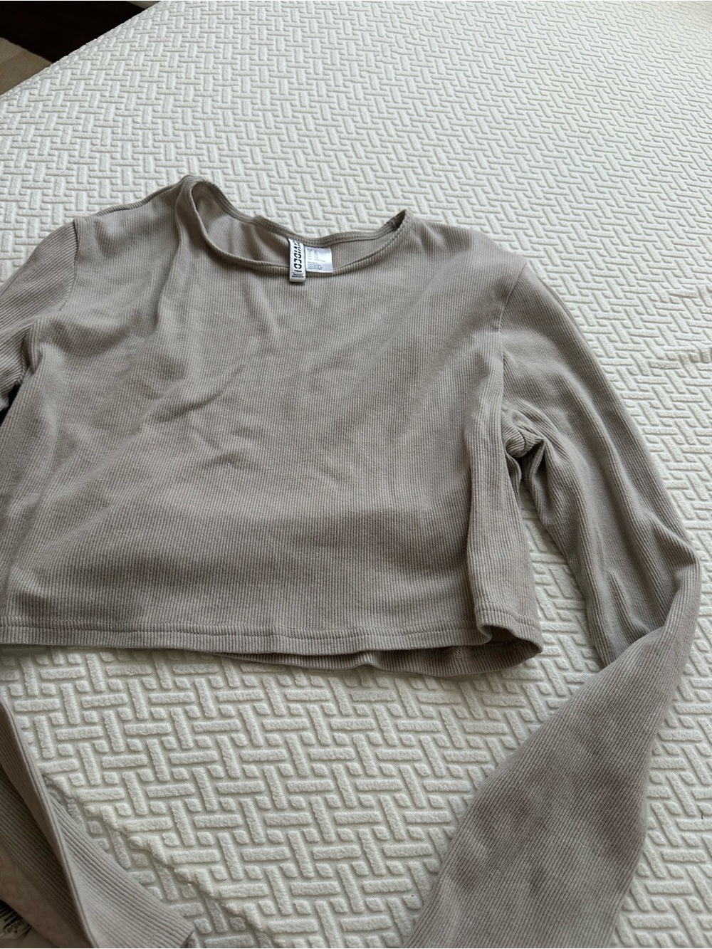 H&M Ribbed Long-Sleeve Crop Top - Taupe Beige